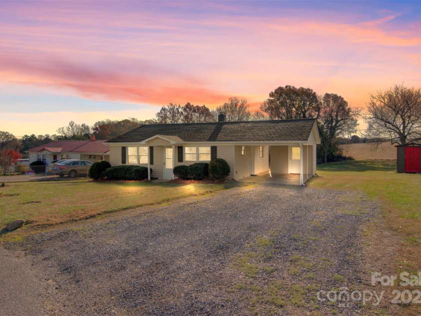 5067 Ike Circle, Granite Falls, NC 28630.  MLS# CAR4204614, YatesRealty ID 2201. 