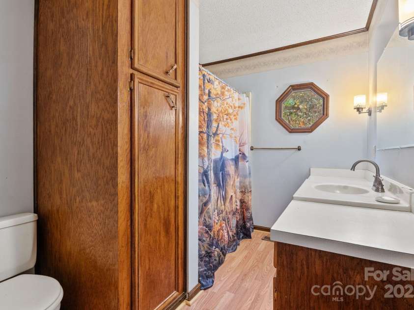61 Doe Loop, Hot Springs, NC 28743.  MLS# CAR4295989, YatesRealty ID 2201. #1 Bathroom