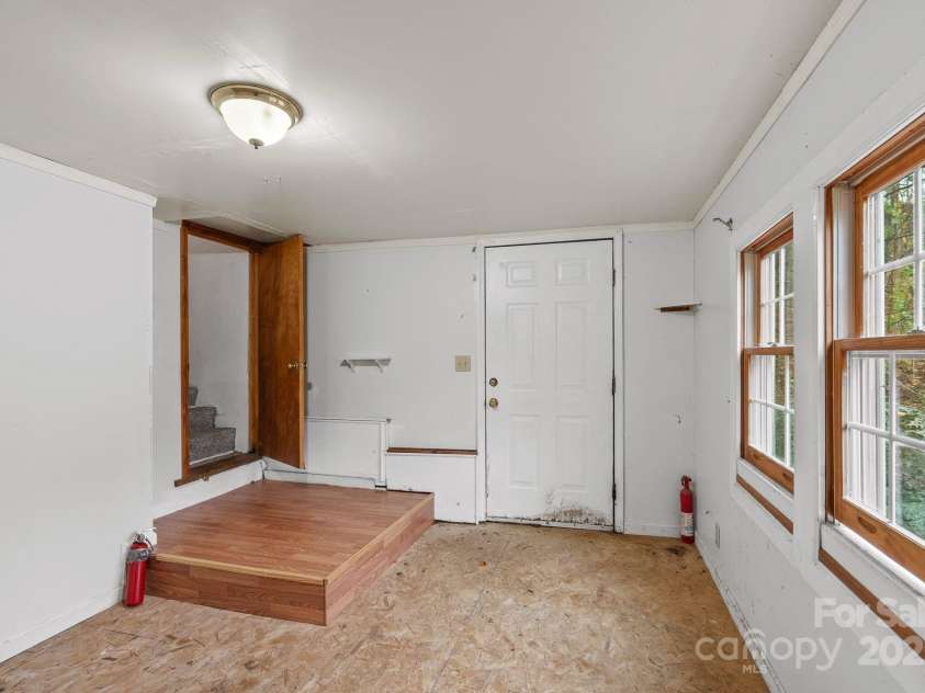 61 Doe Loop, Hot Springs, NC 28743.  MLS# CAR4295989, YatesRealty ID 2201. Interior/Exterior entrance