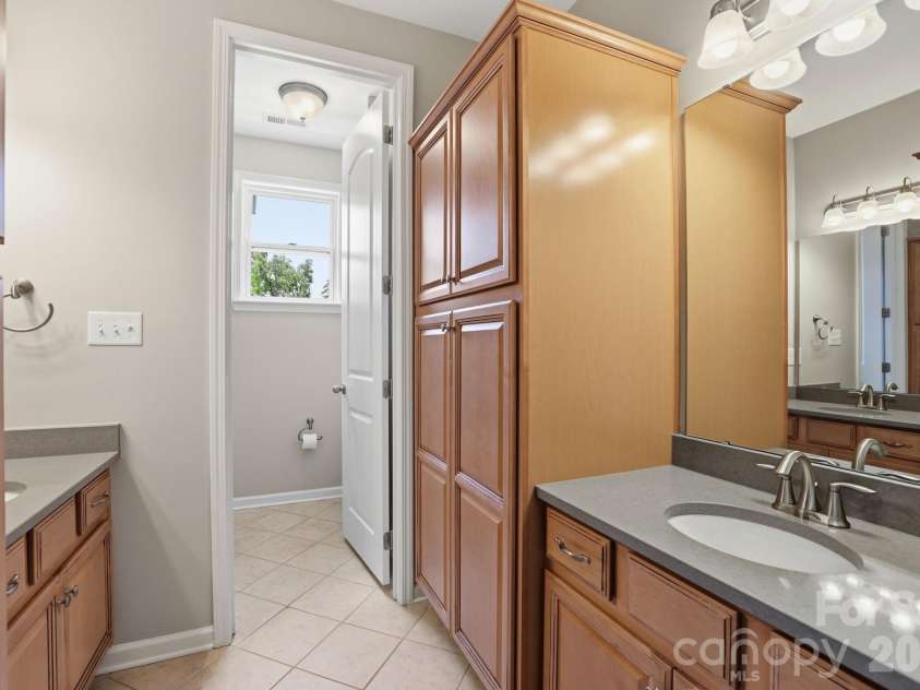1197 Mckee Farm Lane, Belmont, NC 28012.  MLS# CAR4371180, YatesRealty ID 22010. 