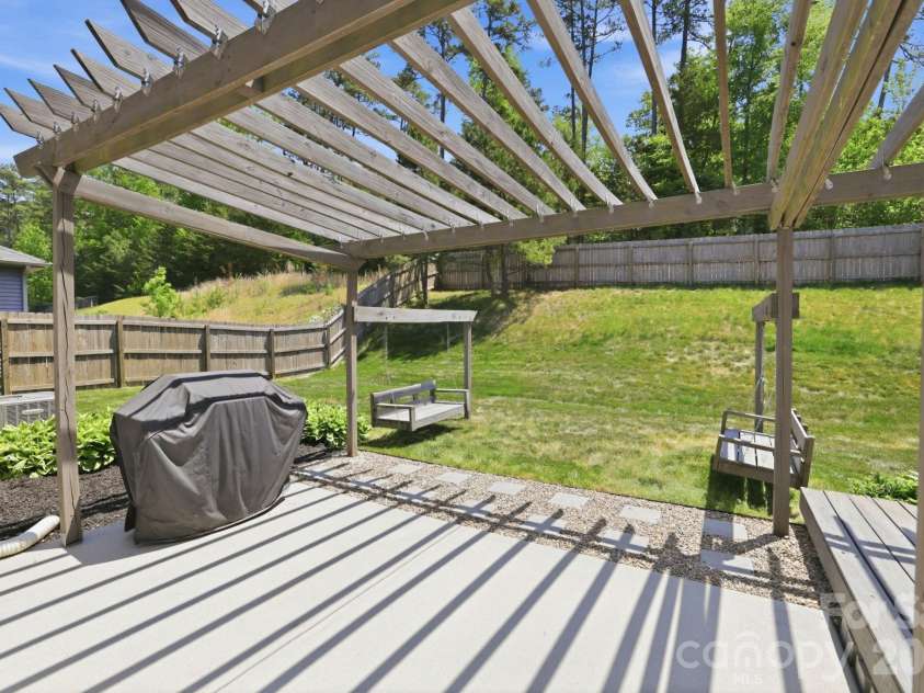 1197 Mckee Farm Lane, Belmont, NC 28012.  MLS# CAR4371180, YatesRealty ID 22010. 