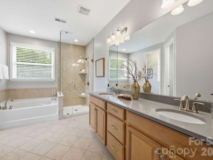 1197 Mckee Farm Lane, Belmont, NC 28012.  MLS# CAR4371180, YatesRealty ID 22010. 