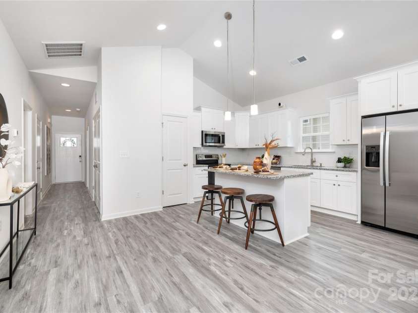 5828 Patton Street, Charlotte, NC 28269.  MLS# CAR4245494, YatesRealty ID 22010. Representation