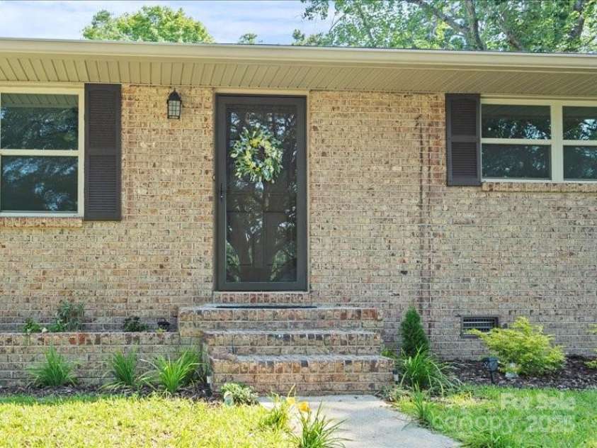 136 Chester Park Circle, Chesterfield, SC 29709.  MLS# CAR4275071, YatesRealty ID 22011. 