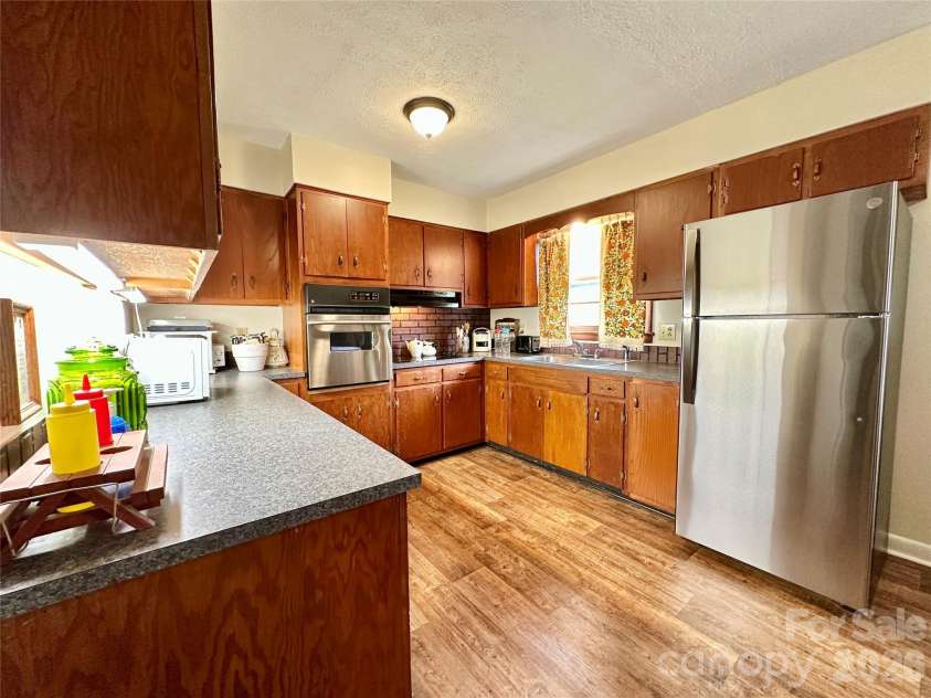 1577 Catawba Terrace, Lenoir, NC 28645.  MLS# CAR4379132, YatesRealty ID 22011. 