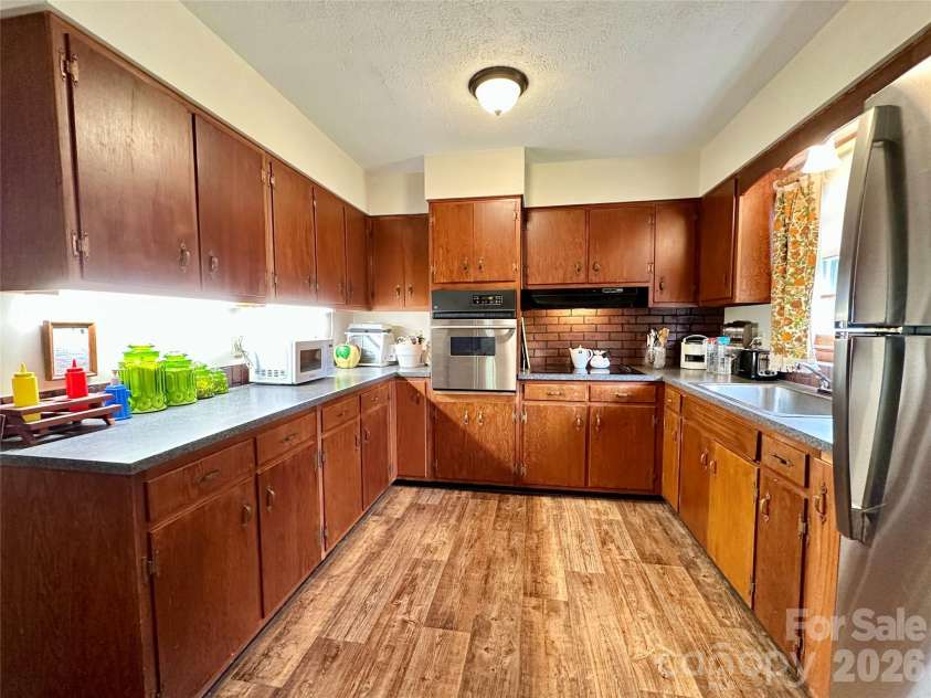 1577 Catawba Terrace, Lenoir, NC 28645.  MLS# CAR4379132, YatesRealty ID 22011. 