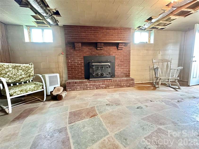 1577 Catawba Terrace, Lenoir, NC 28645.  MLS# CAR4379132, YatesRealty ID 22011. 