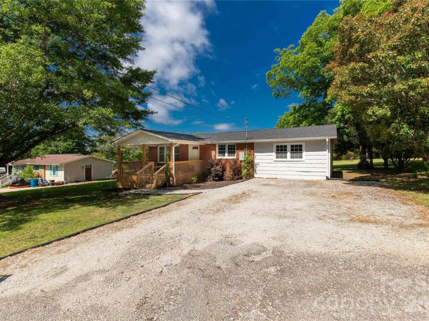2245 Felly Lane, Lancaster, SC 29720.  MLS# CAR4381681, YatesRealty ID 22012. 