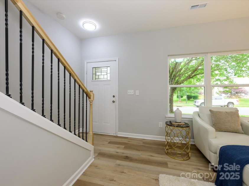 8611 Earthenware Drive, Charlotte, NC 28269.  MLS# CAR4259776, YatesRealty ID 22013. 