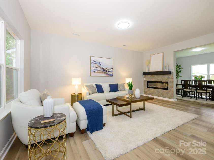 8611 Earthenware Drive, Charlotte, NC 28269.  MLS# CAR4259776, YatesRealty ID 22013. 