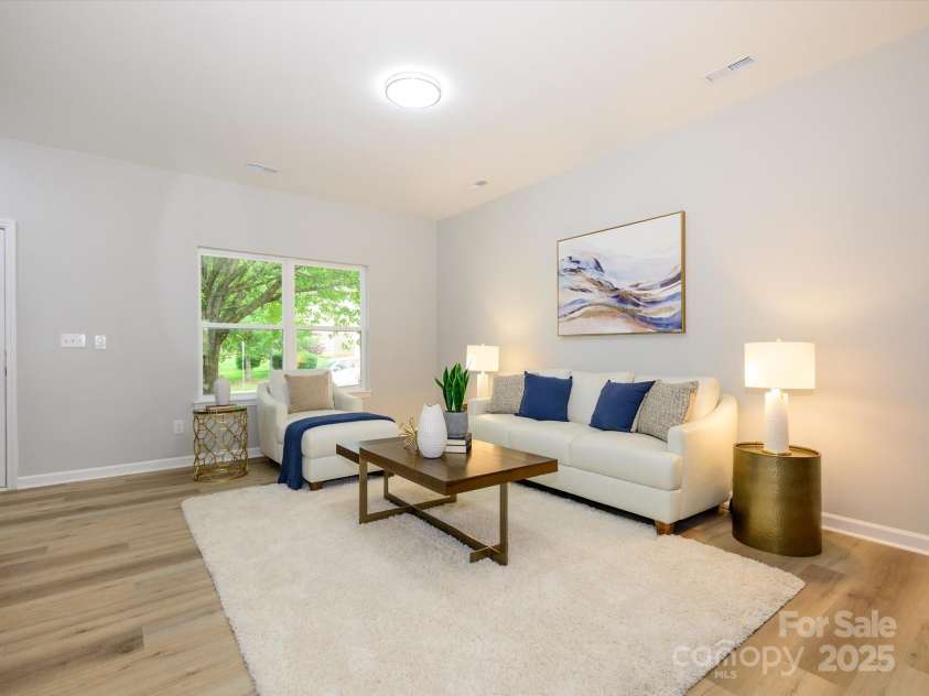 8611 Earthenware Drive, Charlotte, NC 28269.  MLS# CAR4259776, YatesRealty ID 22013. 