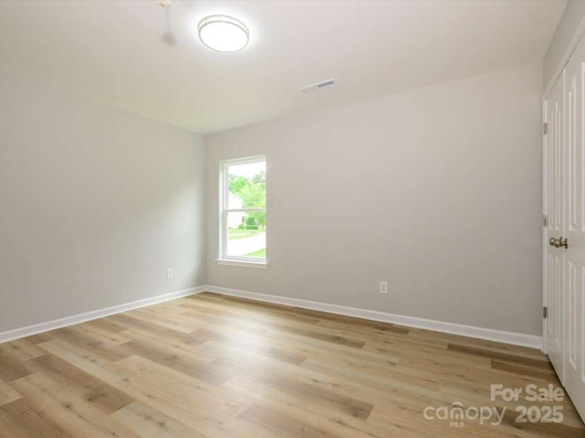 8611 Earthenware Drive, Charlotte, NC 28269.  MLS# CAR4259776, YatesRealty ID 22013. 