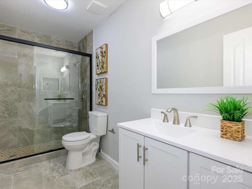 8611 Earthenware Drive, Charlotte, NC 28269.  MLS# CAR4259776, YatesRealty ID 22013. 