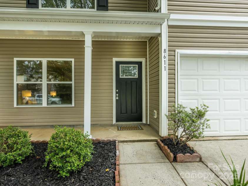 8611 Earthenware Drive, Charlotte, NC 28269.  MLS# CAR4259776, YatesRealty ID 22013. 