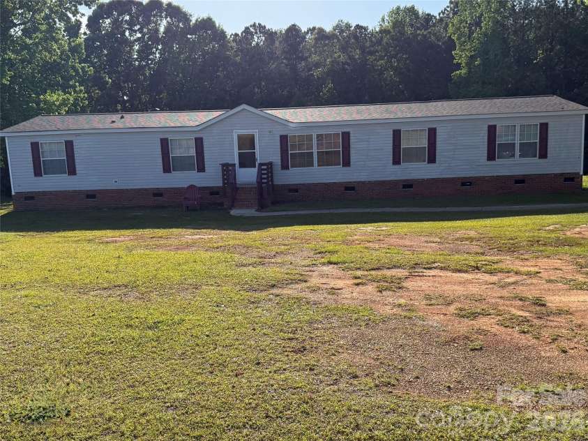 9385 US Highway 52 Highway, Wadesboro, NC 28170.  MLS# CAR4381294, YatesRealty ID 22013. 