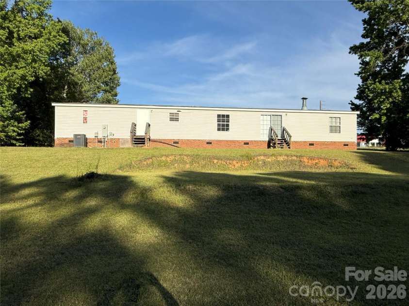 9385 US Highway 52 Highway, Wadesboro, NC 28170.  MLS# CAR4381294, YatesRealty ID 22013. 