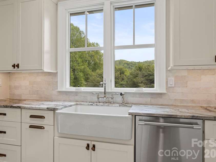 301 Winding Meadows Drive, Flat Rock, NC 28731.  MLS# CAR4381410, YatesRealty ID 22014. 