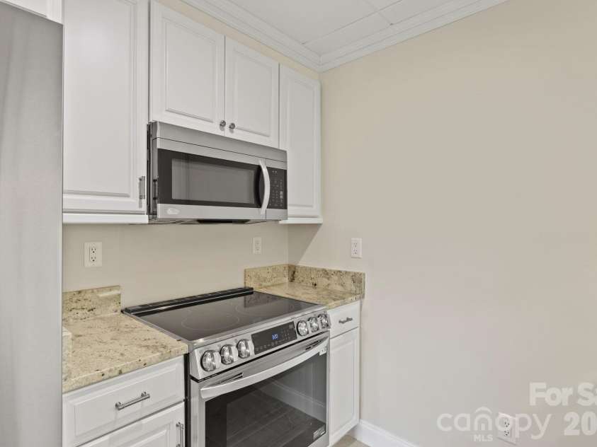 301 Winding Meadows Drive, Flat Rock, NC 28731.  MLS# CAR4381410, YatesRealty ID 22014. 