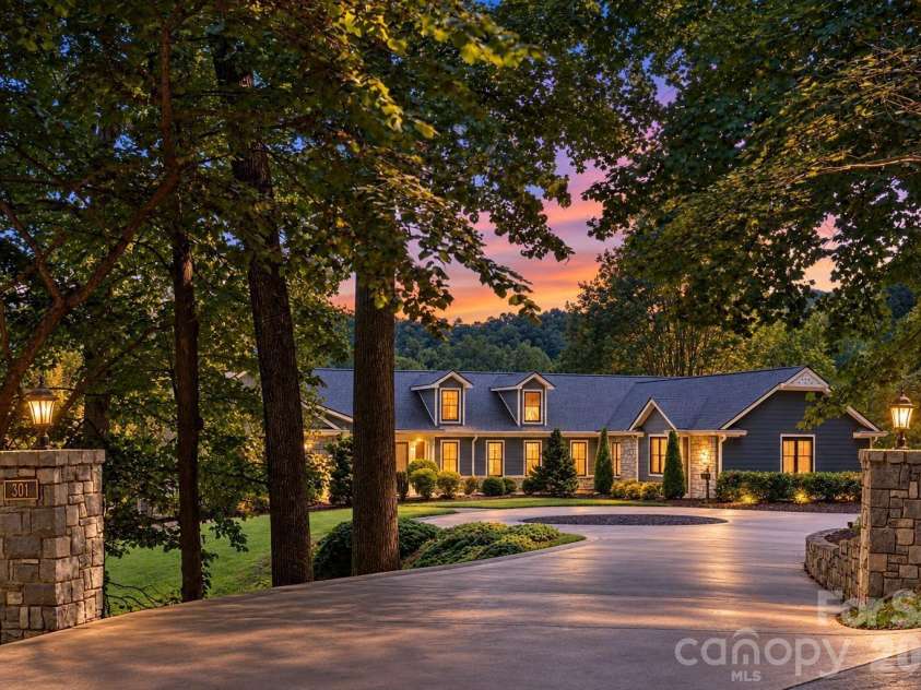 301 Winding Meadows Drive, Flat Rock, NC 28731.  MLS# CAR4381410, YatesRealty ID 22014. 