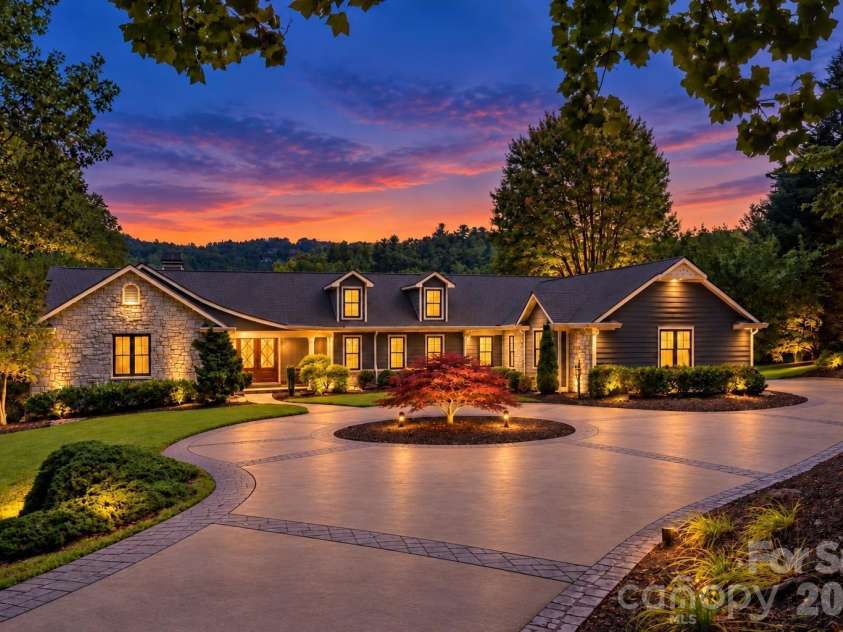 301 Winding Meadows Drive, Flat Rock, NC 28731.  MLS# CAR4381410, YatesRealty ID 22014. 