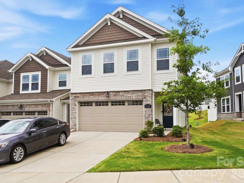 15625 Little Bluestem Street, Charlotte, NC 28278.  MLS# CAR4380451, YatesRealty ID 22015. 