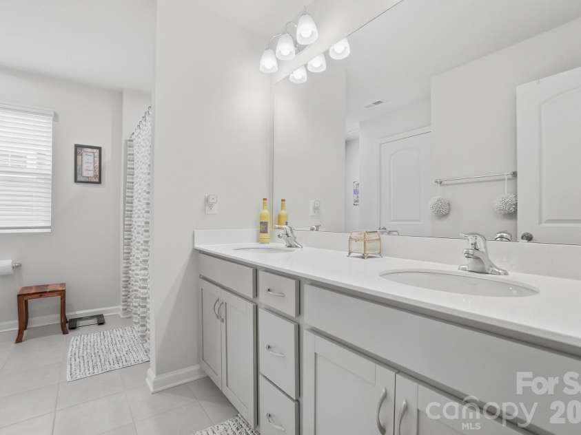 15625 Little Bluestem Street, Charlotte, NC 28278.  MLS# CAR4380451, YatesRealty ID 22015. 