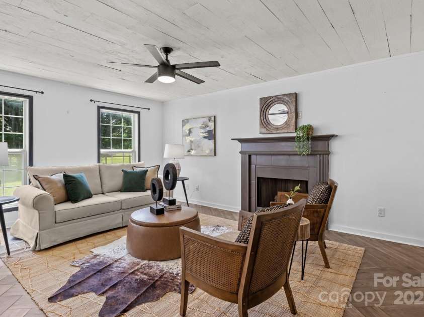 5229 Mt Holly Huntersville Road, Charlotte, NC 28216.  MLS# CAR4257575, YatesRealty ID 22015. 