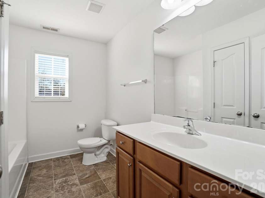 1621 California Road, York, SC 29745.  MLS# CAR4266060, YatesRealty ID 22017. Bathroom #2