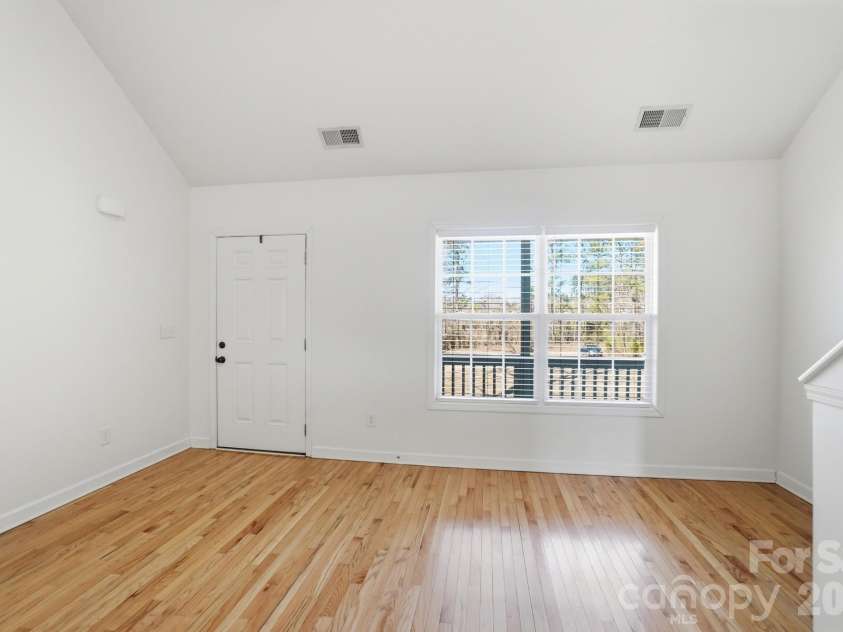 1621 California Road, York, SC 29745.  MLS# CAR4266060, YatesRealty ID 22017. Great Room