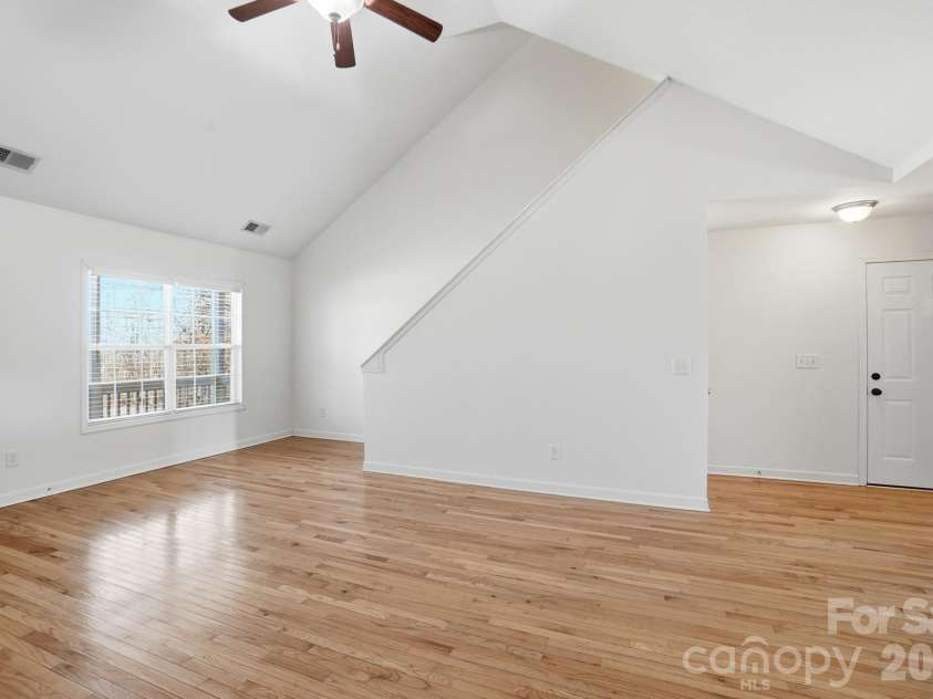 1621 California Road, York, SC 29745.  MLS# CAR4266060, YatesRealty ID 22017. Great Room