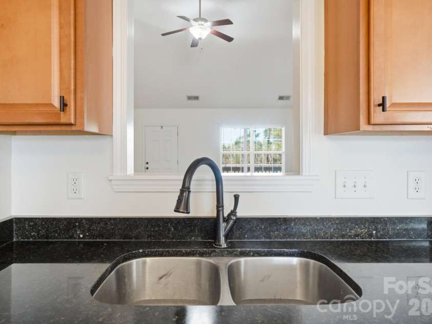 1621 California Road, York, SC 29745.  MLS# CAR4266060, YatesRealty ID 22017. Kitchen