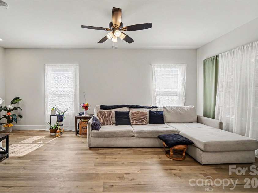 620 Granite Avenue, Gastonia, NC 28052.  MLS# CAR4379585, YatesRealty ID 22017. 