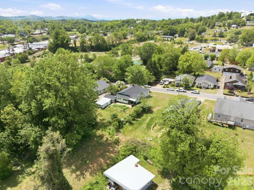 77 Pulliam Street, Marion, NC 28752.  MLS# CAR4378506, YatesRealty ID 22018. 