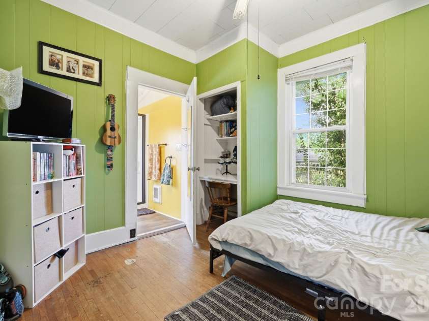 77 Pulliam Street, Marion, NC 28752.  MLS# CAR4378506, YatesRealty ID 22018. 