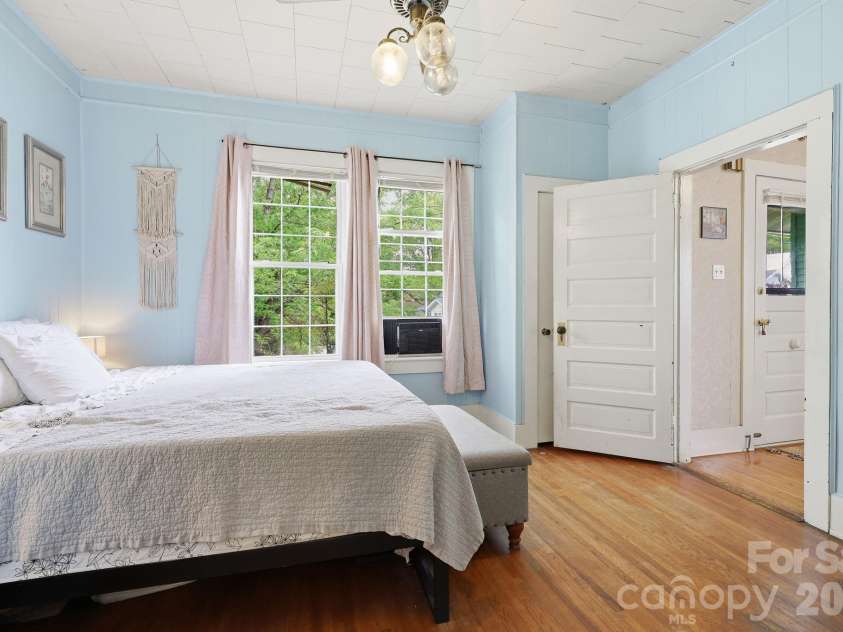 77 Pulliam Street, Marion, NC 28752.  MLS# CAR4378506, YatesRealty ID 22018. 