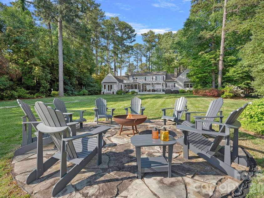 107 Beachview Drive, Mooresville, NC 28117.  MLS# CAR4377535, YatesRealty ID 22019. Expansive flat yard rarely found on the lake