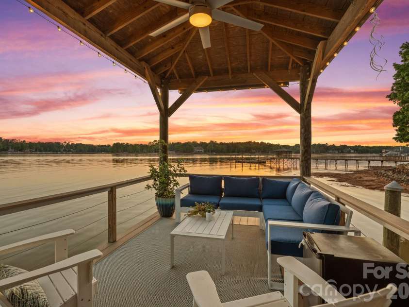 107 Beachview Drive, Mooresville, NC 28117.  MLS# CAR4377535, YatesRealty ID 22019. Multiple outdoor seating options for gathering