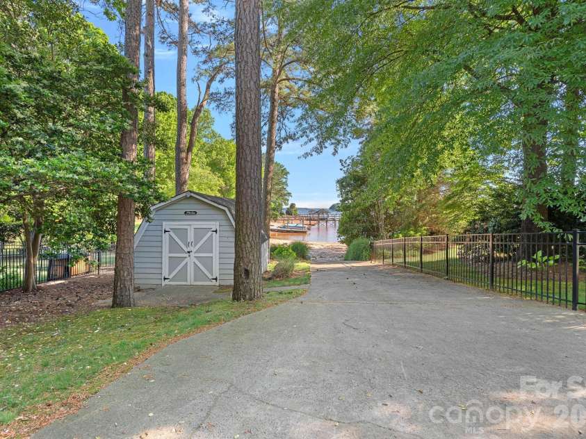 107 Beachview Drive, Mooresville, NC 28117.  MLS# CAR4377535, YatesRealty ID 22019. Rare boat ramp and private beach
