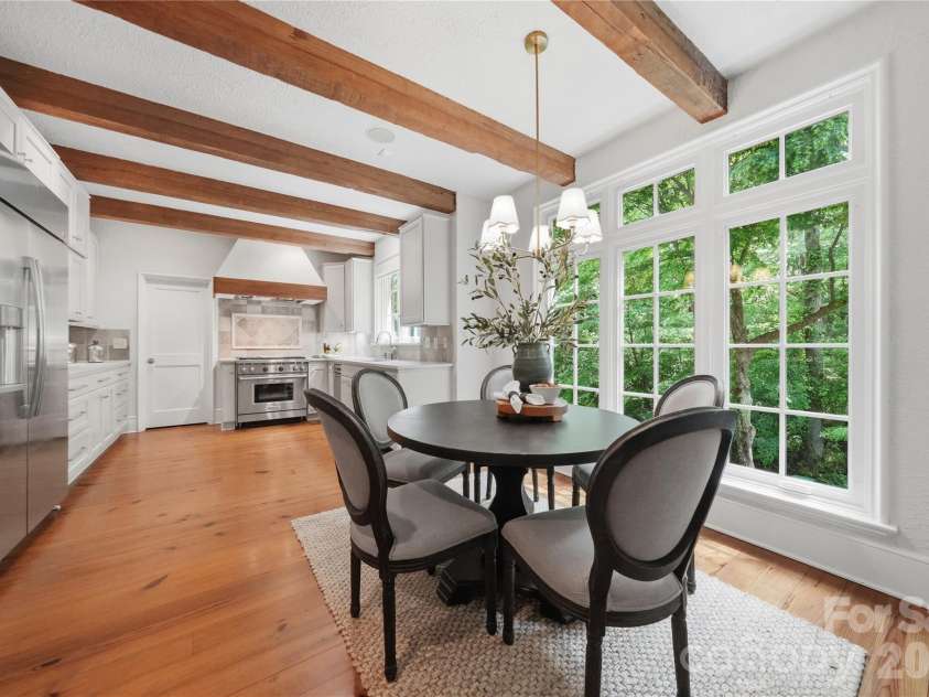 2418 La Maison Drive, Charlotte, NC 28226.  MLS# CAR4356695, YatesRealty ID 22020. 