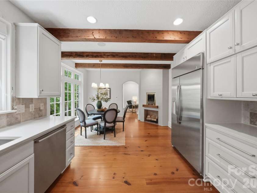 2418 La Maison Drive, Charlotte, NC 28226.  MLS# CAR4356695, YatesRealty ID 22020. 
