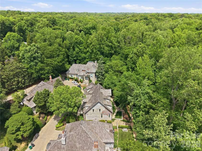 2418 La Maison Drive, Charlotte, NC 28226.  MLS# CAR4356695, YatesRealty ID 22020. 