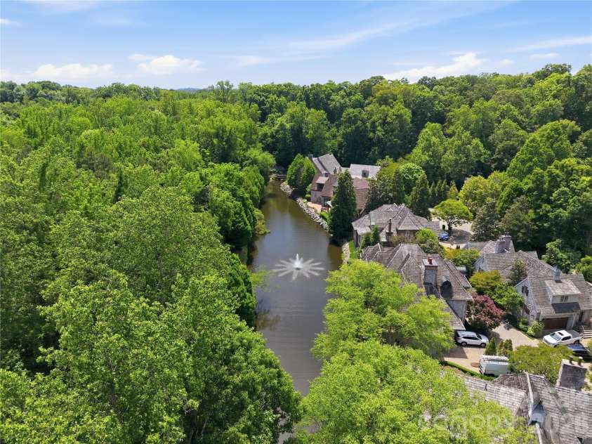 2418 La Maison Drive, Charlotte, NC 28226.  MLS# CAR4356695, YatesRealty ID 22020. 