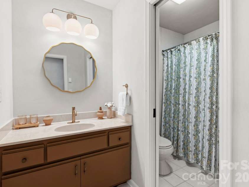 821 Summit Drive, Maggie Valley, NC 28751.  MLS# CAR4371108, YatesRealty ID 22022. Third bath