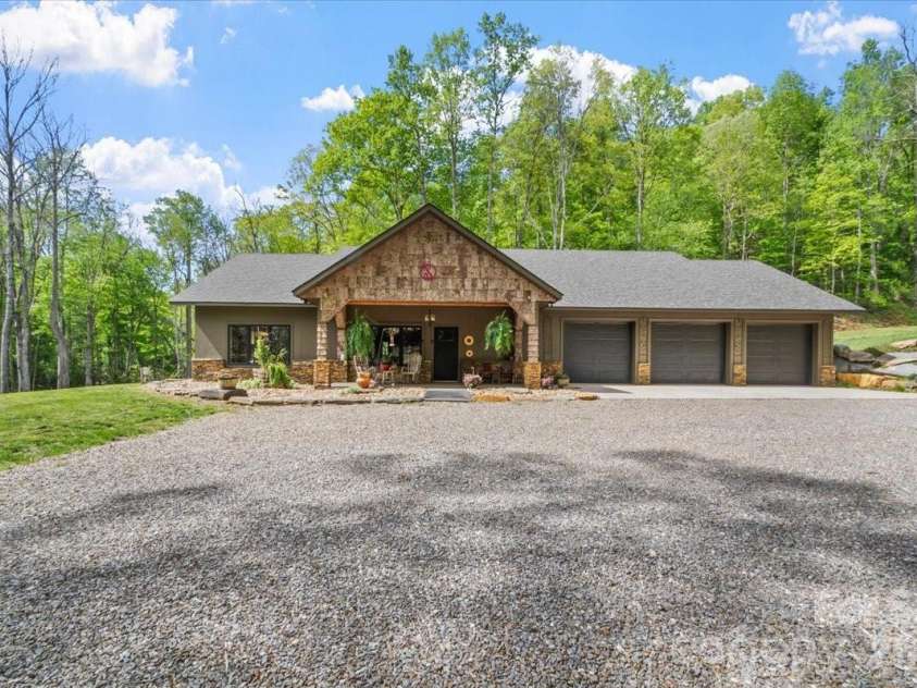 183 Mayfly Court, Spruce Pine, NC 28777.  MLS# CAR4377754, YatesRealty ID 22025. 