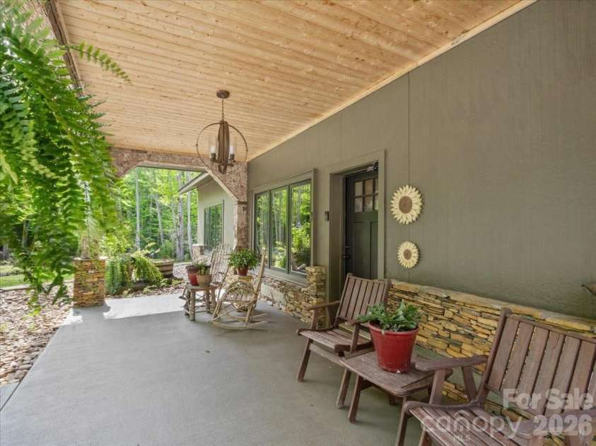 183 Mayfly Court, Spruce Pine, NC 28777.  MLS# CAR4377754, YatesRealty ID 22025. 