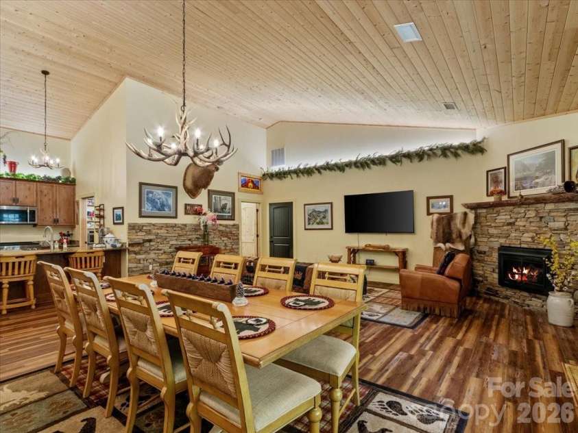 183 Mayfly Court, Spruce Pine, NC 28777.  MLS# CAR4377754, YatesRealty ID 22025. 