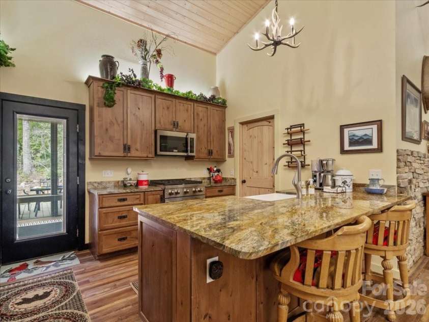 183 Mayfly Court, Spruce Pine, NC 28777.  MLS# CAR4377754, YatesRealty ID 22025. 