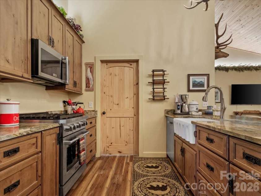 183 Mayfly Court, Spruce Pine, NC 28777.  MLS# CAR4377754, YatesRealty ID 22025. 