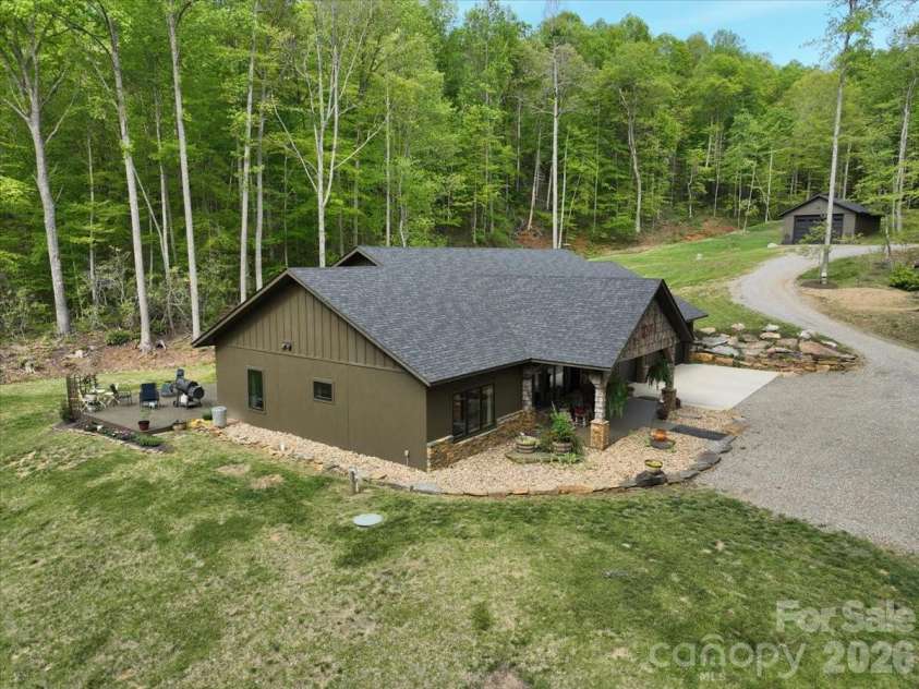 183 Mayfly Court, Spruce Pine, NC 28777.  MLS# CAR4377754, YatesRealty ID 22025. 