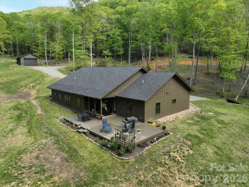 183 Mayfly Court, Spruce Pine, NC 28777.  MLS# CAR4377754, YatesRealty ID 22025. 